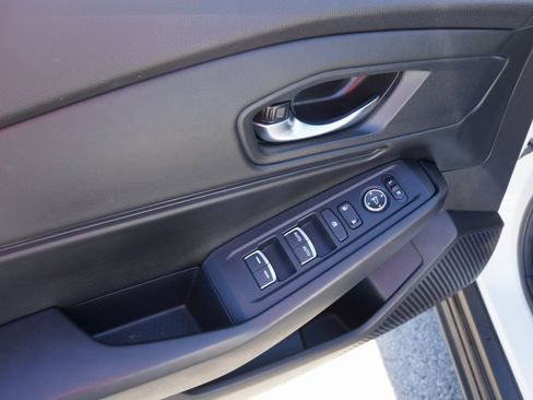 Certified 2025 Honda Accord SE image 15