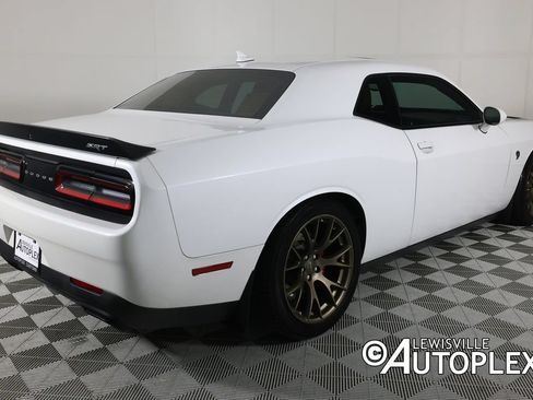 Used 2016 Dodge Challenger SRT Hellcat RWD image 5