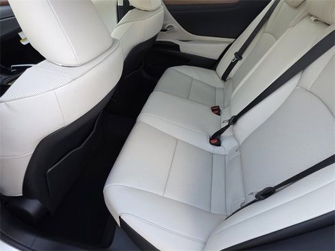 New 2025 Lexus ES 350 w/ Premium Package image 9