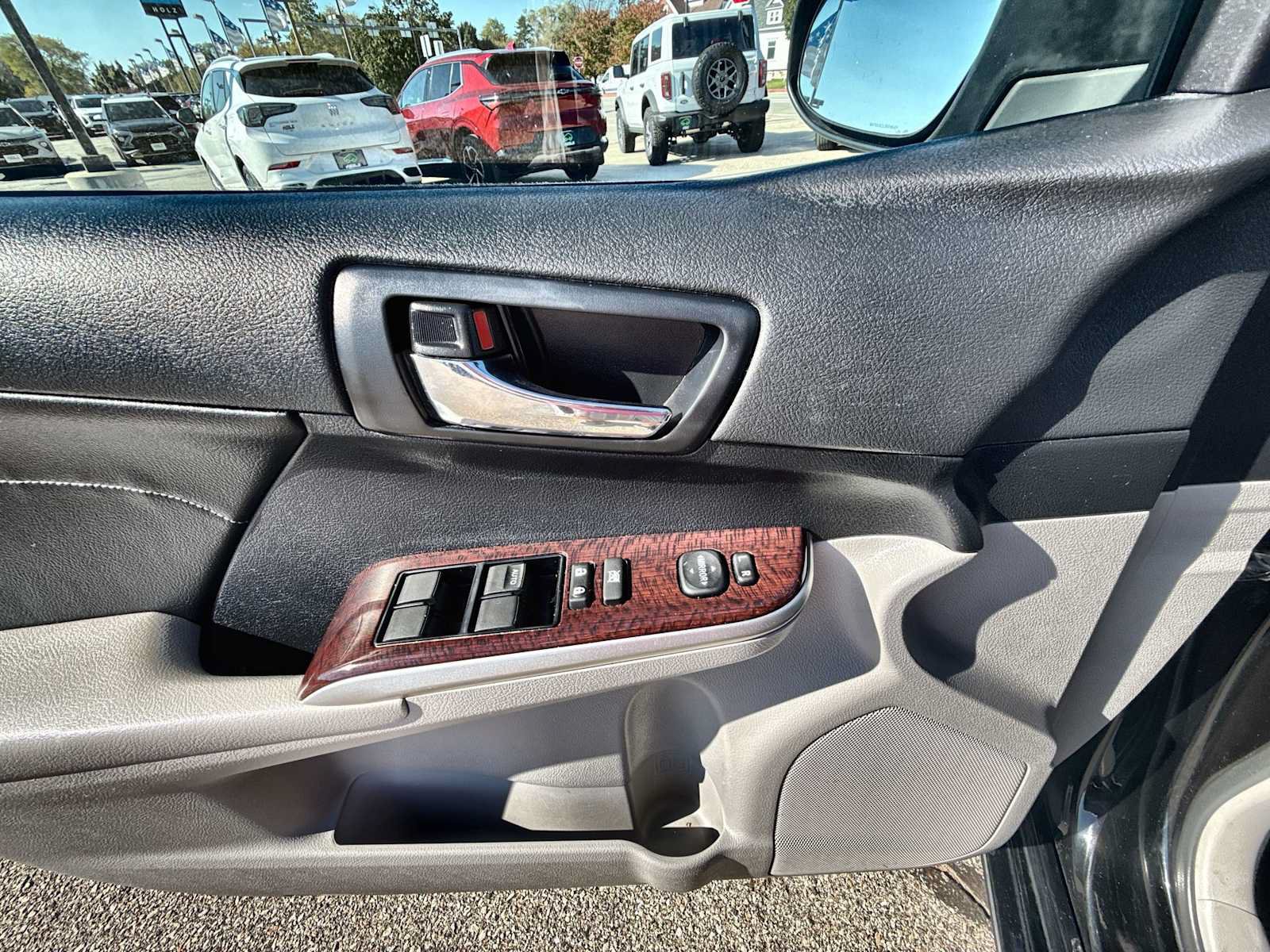 Used 2013 Toyota Camry XLE FWD image 22