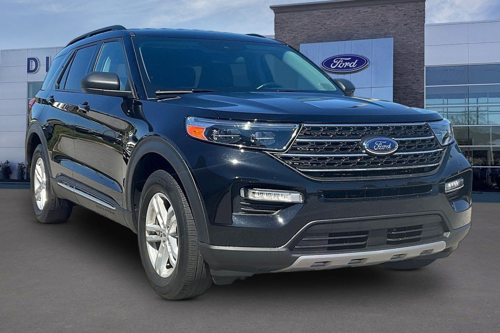 Used 2023 Ford Explorer XLT w/ Equipment Group 202A AWD/4WD image 1