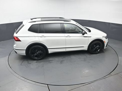 Used 2024 Volkswagen Tiguan SE R-Line FWD image 43