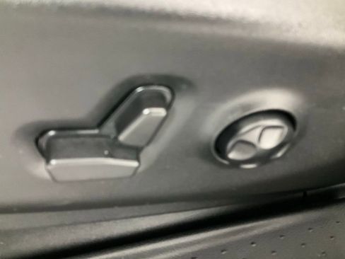 Used 2023 Chrysler Pacifica Touring-L w/ S Appearance Package image 24