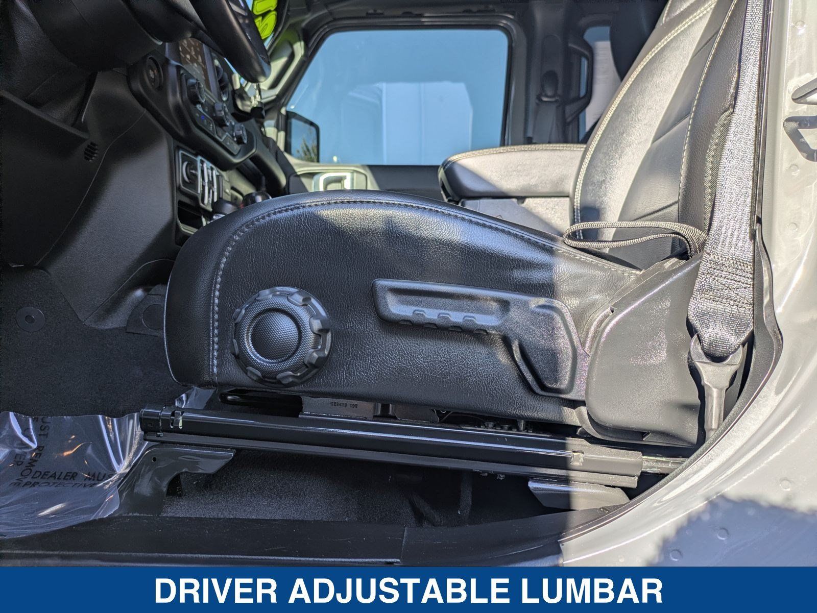 Used 2021 Jeep Wrangler Unlimited Sahara AWD/4WD image 26