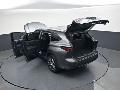 Used 2024 Toyota Highlander XLE image 44