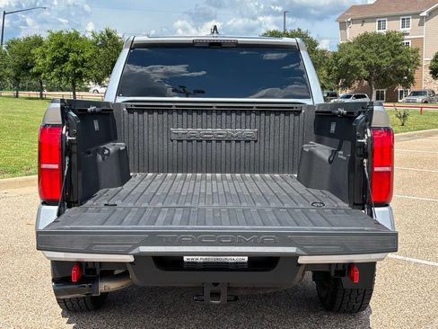 Certified 2024 Toyota Tacoma TRD Off-Road AWD/4WD image 7
