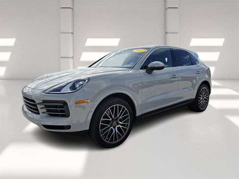 Used 2022 Porsche Cayenne image 8