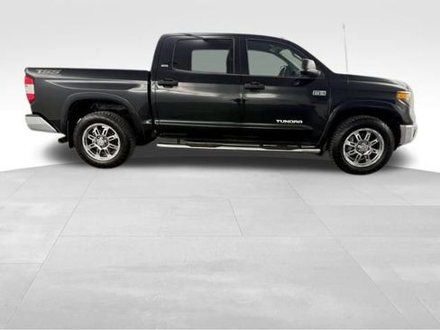 Used 2018 Toyota Tundra SR5 w/ SR5 Upgrade Package image 10