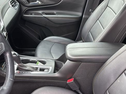 Used 2018 Chevrolet Equinox Premier image 24