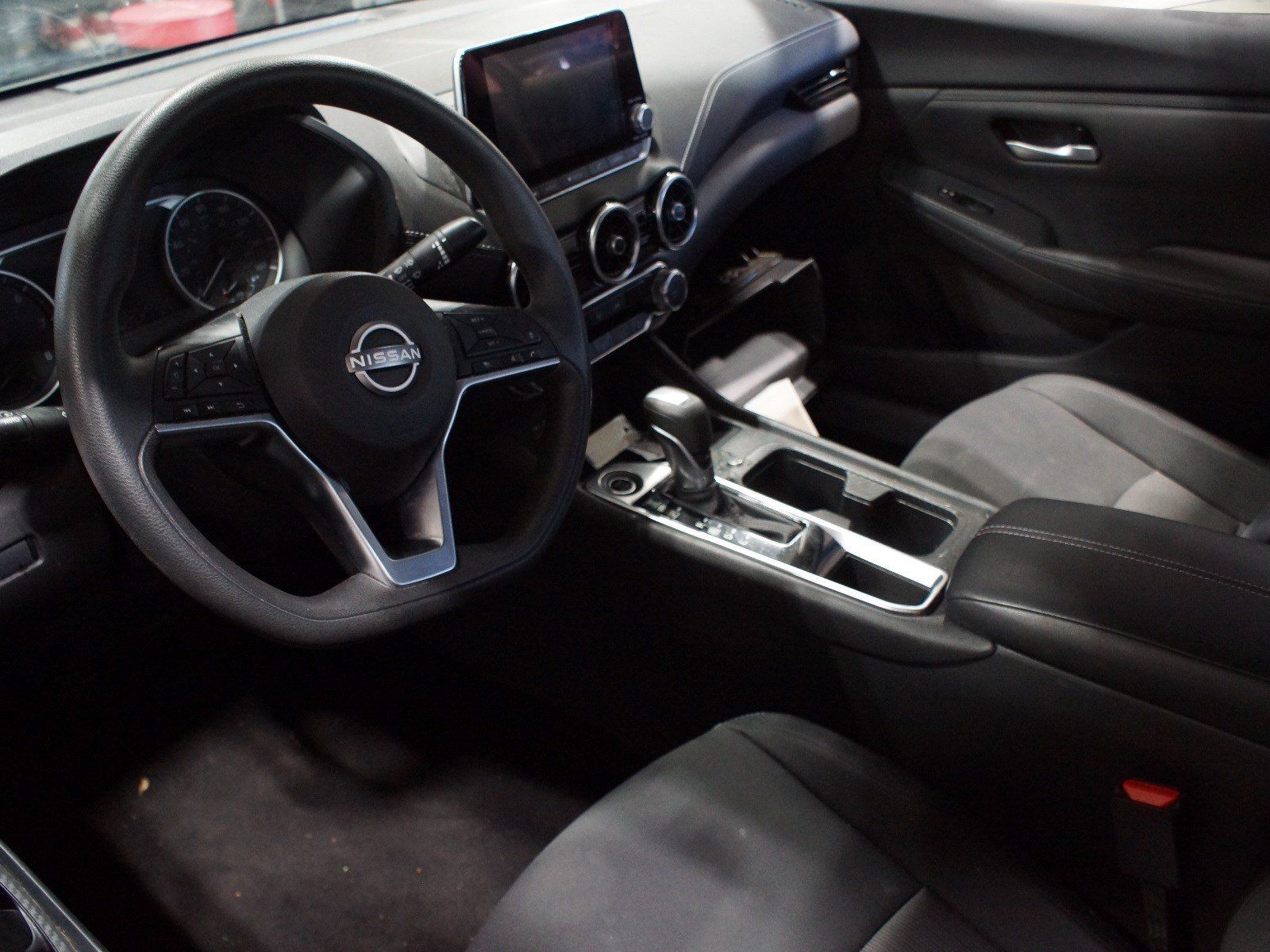 Used 2025 Nissan Sentra SV w/ Trunk Package FWD image 4
