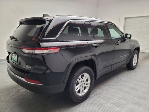 Used 2023 Jeep Grand Cherokee Laredo RWD image 9