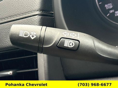 Used 2024 GMC Terrain SLT w/ Elevation Edition FWD image 11