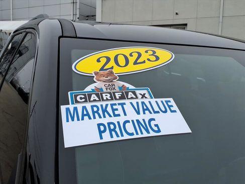 Used 2023 Chevrolet Traverse Premier w/ Redline Edition image 9