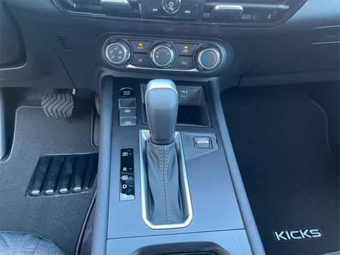 New 2025 Nissan Kicks SV image 13