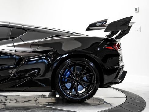 Used 2026 Chevrolet Corvette ZR1 w/ ZR1 Carbon Fiber Aero Package RWD image 15
