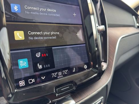 Certified 2022 Volvo XC60 B5 Momentum w/ Climate Package image 26