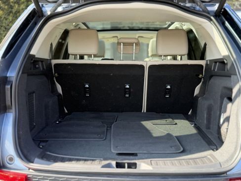 Used 2023 Land Rover Discovery Sport S image 17