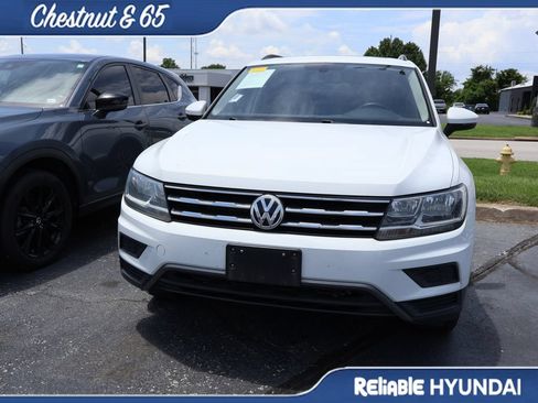 Used 2020 Volkswagen Tiguan SE w/ Panoramic Sunroof Package FWD image 7