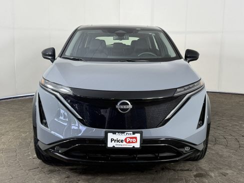 Used 2024 Nissan Ariya AWD image 2