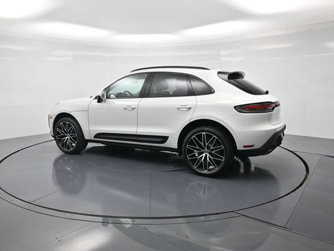 Used 2026 Porsche Macan AWD/4WD image 3