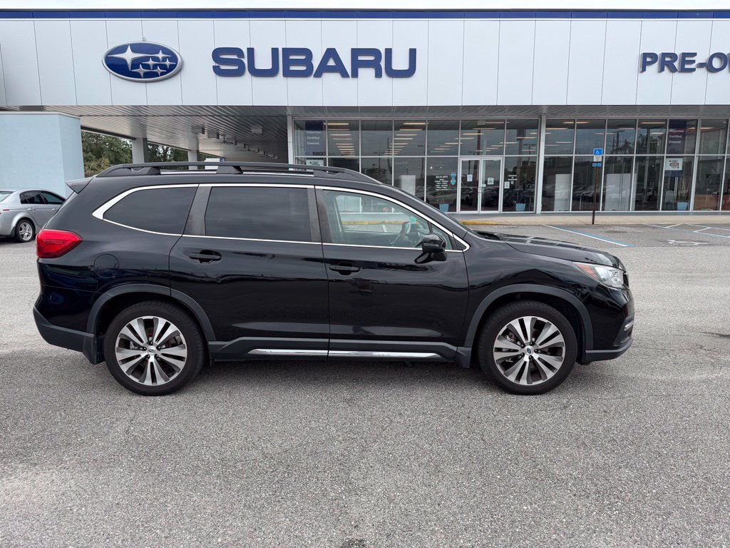Used 2022 Subaru Ascent Limited w/ Technology Package AWD/4WD image 2