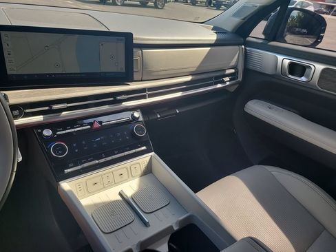 Used 2025 Hyundai Santa Fe Calligraphy FWD image 20