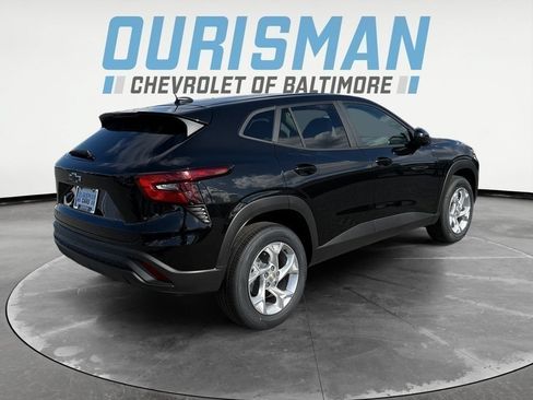 New 2026 Chevrolet Trax LS w/ LS Convenience Package FWD image 6