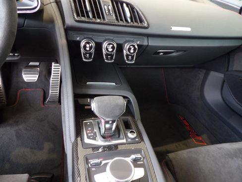 Used 2023 Audi R8 V10 GT image 36