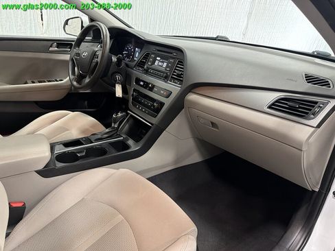 Used 2017 Hyundai Sonata SE FWD image 5
