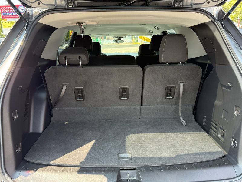 Used 2020 Chevrolet Traverse LS AWD/4WD image 42