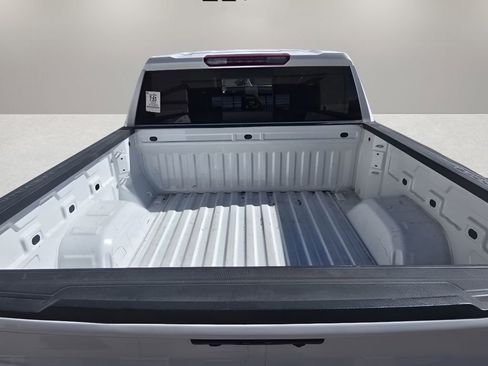 Used 2023 Chevrolet Silverado 1500 LT w/ Z71 Off-Road Package image 9