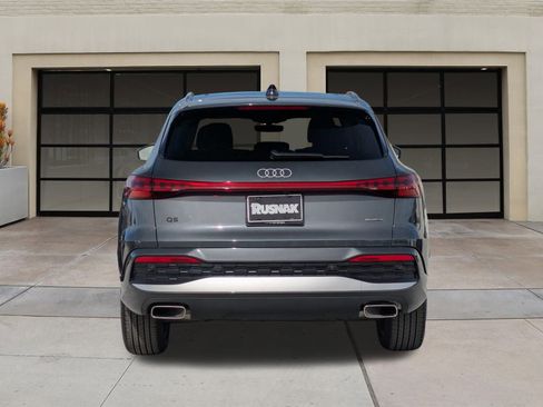 Used 2025 Audi Q5 Premium w/ Convenience Package image 5