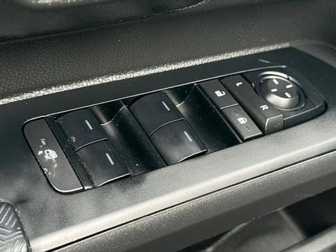 Certified 2025 Toyota Tacoma SR5 image 13