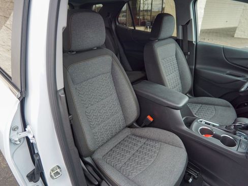 Used 2023 Chevrolet Equinox LT FWD image 29