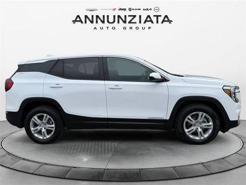 Used 2024 GMC Terrain SLE image 6