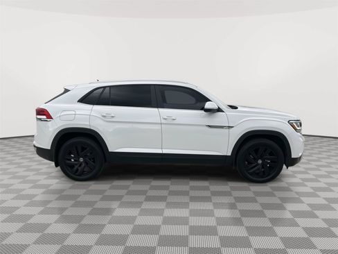 Used 2023 Volkswagen Atlas Cross Sport SE w/ Black Wheel Package AWD/4WD image 14