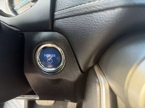 Used 2019 Toyota RAV4 XLE w/ Convenience Package AWD/4WD image 15