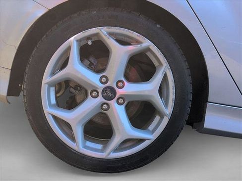 Used 2014 Ford Focus ST image 12