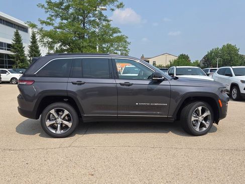 New 2025 Jeep Grand Cherokee Limited image 6