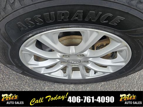 Used 2019 Jeep Cherokee Latitude w/ Popular Appearance Group AWD/4WD image 10