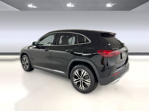 Certified 2025 Mercedes-Benz GLA 250 image 3