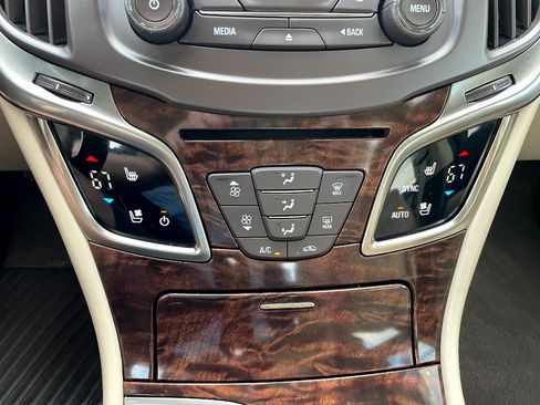 Used 2014 Buick LaCrosse Premium w/ Driver Confidence Package FWD image 18