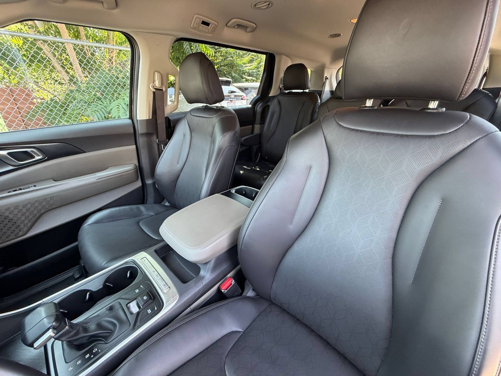 Used 2026 Kia Carnival FWD image 35