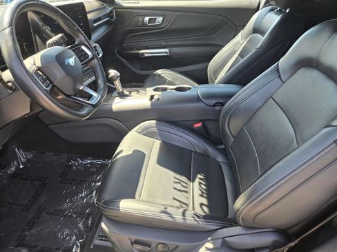 Used 2025 Ford Mustang Premium RWD image 11