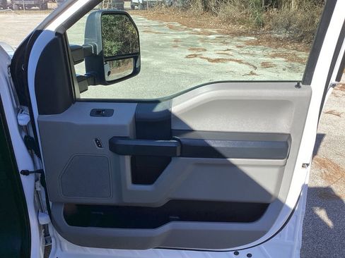 Used 2022 Ford F250 XL w/ Power Equipment Group image 19