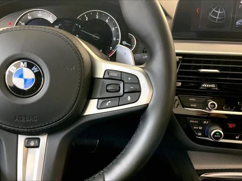 Used 2019 BMW 530i xDrive w/ M Sport Package image 24