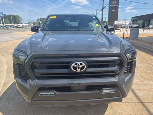 Used 2024 Toyota Tacoma SR AWD/4WD image 3