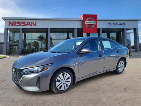 Used 2025 Nissan Sentra S image 8