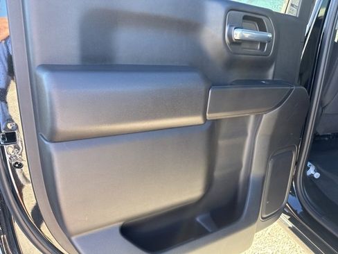 Used 2025 Chevrolet Silverado 1500 Custom image 15