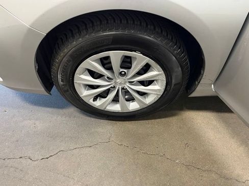 Used 2015 Toyota Camry LE FWD image 30